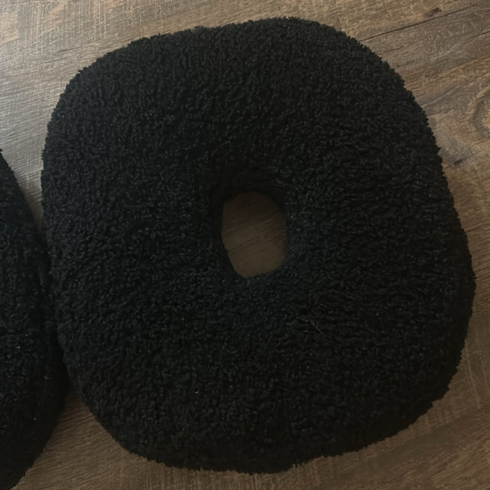 BOO 👻 pillows - Picture 4 of 4
